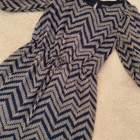 💙👗 Chevron Print Dress 💙👗 - Picture 9 of 13